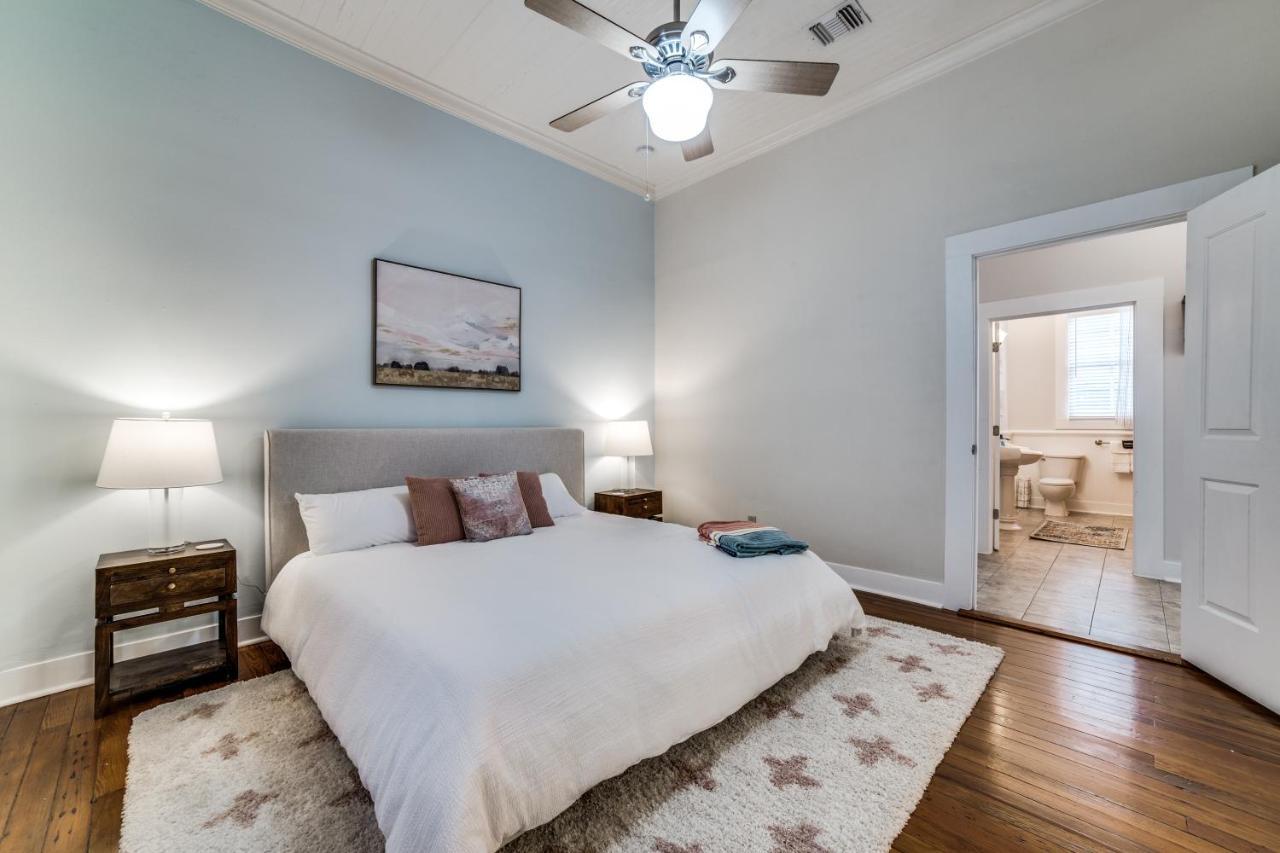 Downtown Historic 2Bdrm, Walk To Riverwalk, Alamo; Beautifully Renovated! Сан Антонио Екстериор снимка